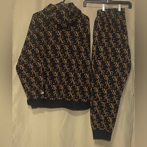 Nike Sportswear AOP Club Fleece Monogram Sweatsuit Hoodie Jogger pants Men’s XL
